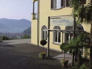 Hotel Paladina Eingang in Pura Schweiz